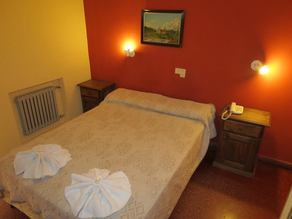 Hotel Arenales Villa Carlos Paz Szoba fotó
